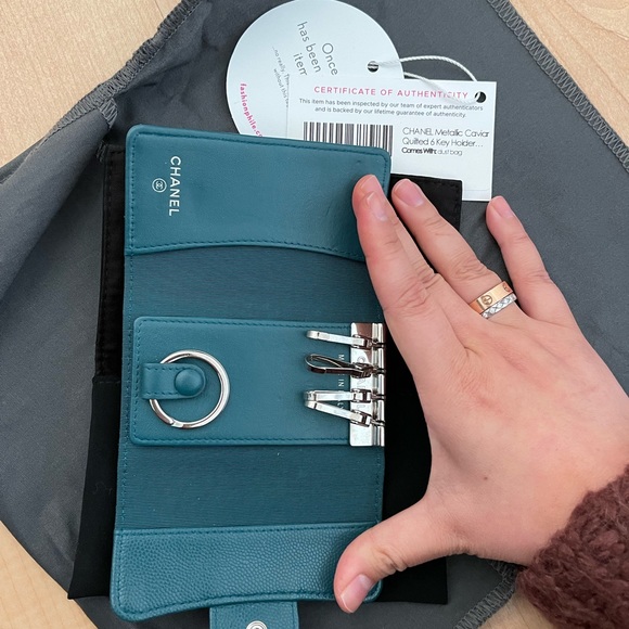 Authentic Chanel 4 ring key holder -Relisting - Picture 4 of 11